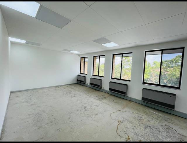 214M² OFFICE TO LET IN VORNA VALLEY